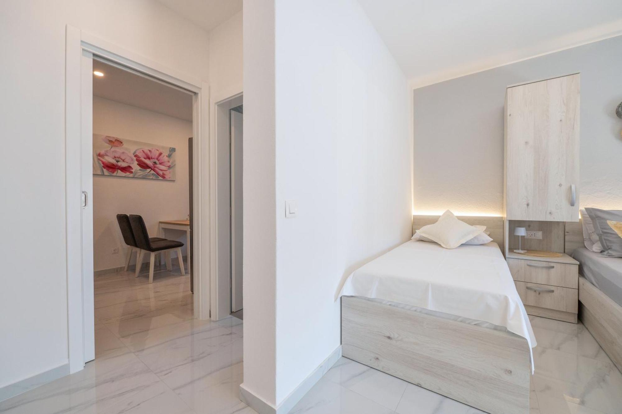 Apartmants Sestic Tučepi Exteriör bild