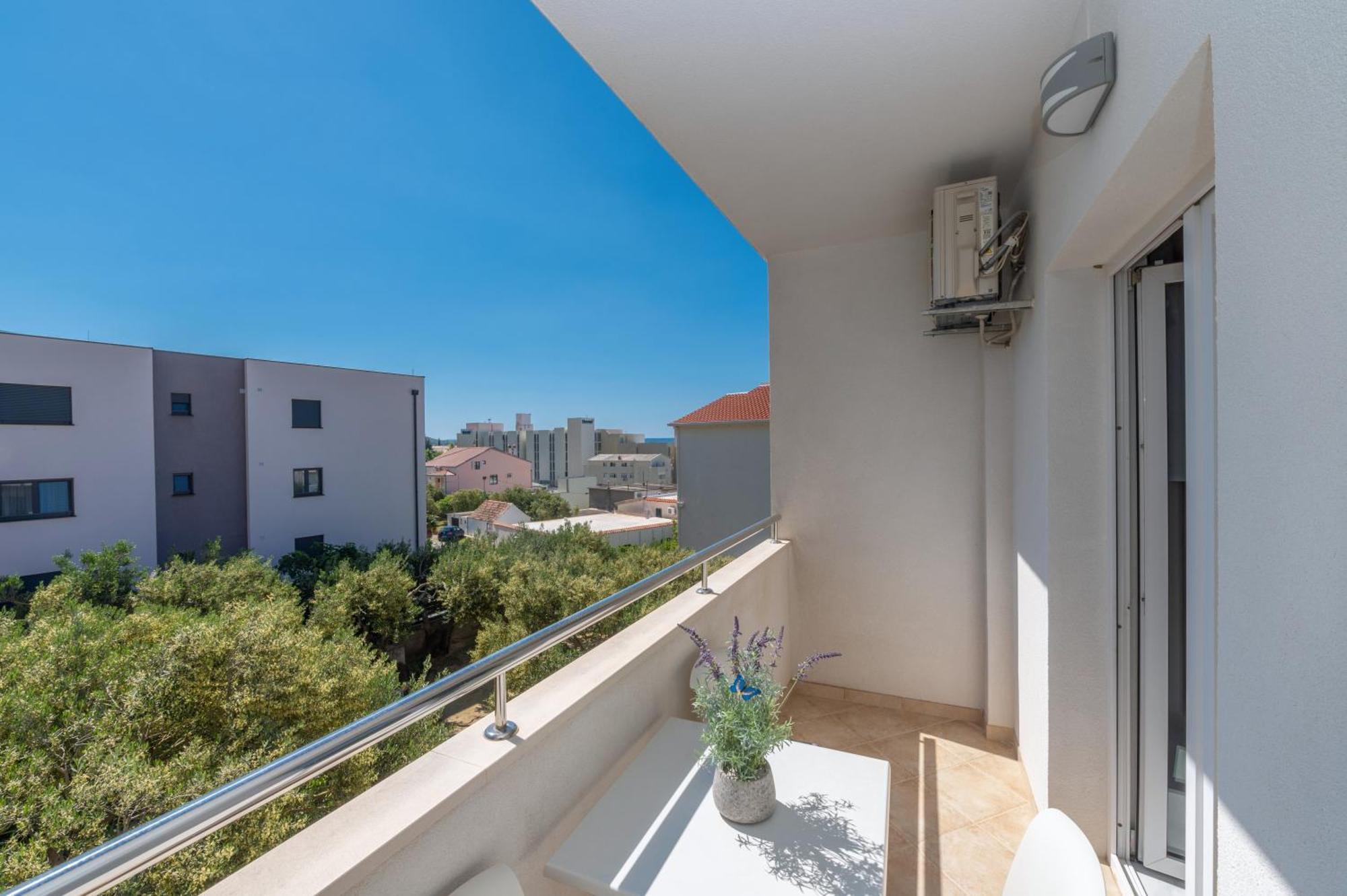 Apartmants Sestic Tučepi Exteriör bild