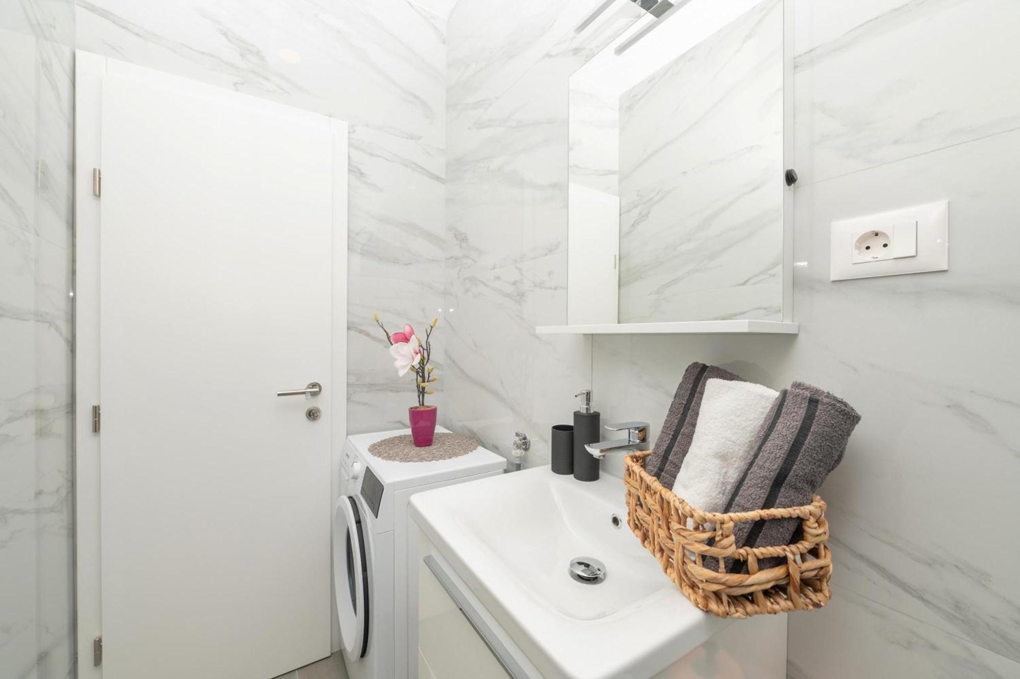 Apartmants Sestic Tučepi Exteriör bild